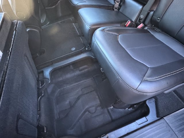 New 2026 Chrysler Pacifica Select FWD image 32