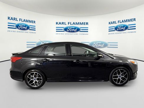 Used 2015 Ford Focus SE w/ SE Ecoboost Package image 2