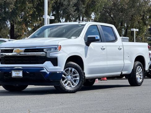 Used 2024 Chevrolet Silverado 1500 LT AWD/4WD image 9