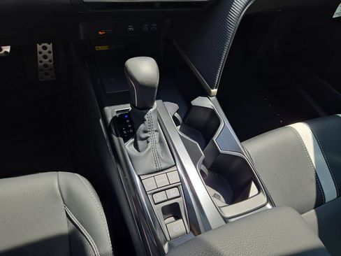 Used 2026 Toyota Camry SE w/ Convenience Package FWD image 22
