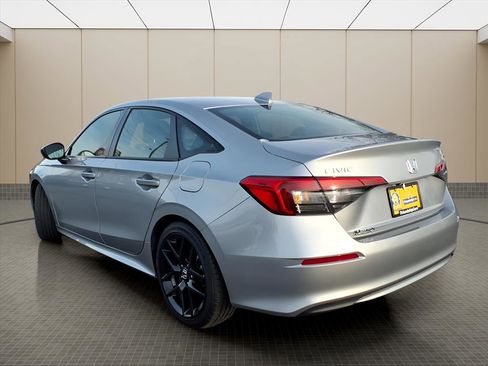 Used 2024 Honda Civic Sport image 4