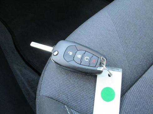 Certified 2024 Chevrolet Trax RS w/ Driver Confidence Package image 32