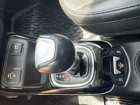Used 2019 Jeep Compass Latitude FWD image 43