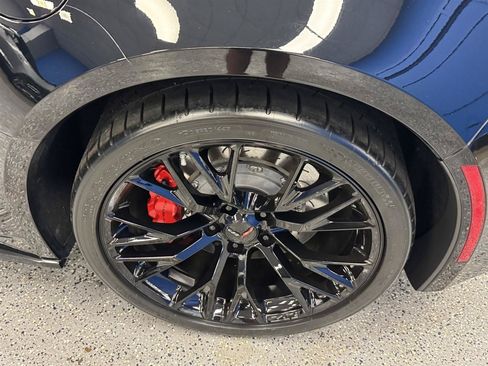 Used 2018 Chevrolet Corvette Z06 RWD image 28