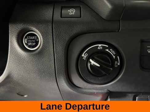 Used 2025 Nissan Frontier PRO-4X AWD/4WD image 16