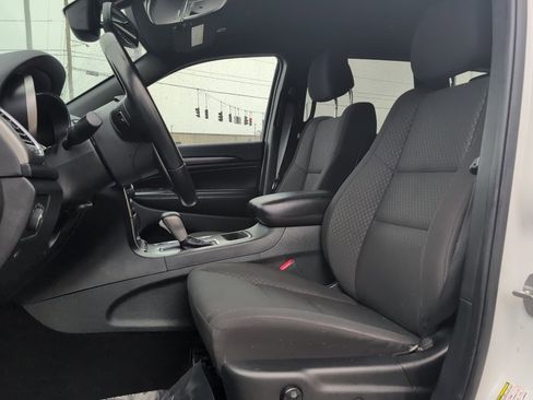 Used 2020 Jeep Grand Cherokee Laredo w/ 18" Wheel & 8.4" Radio Group image 21