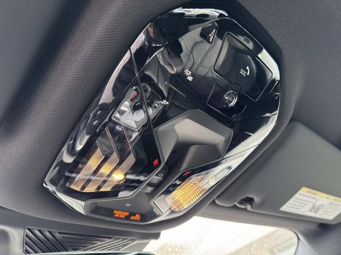 New 2026 BMW 550e xDrive w/ Premium Package image 25