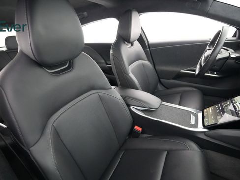 Used 2023 Lucid Air Pure image 4