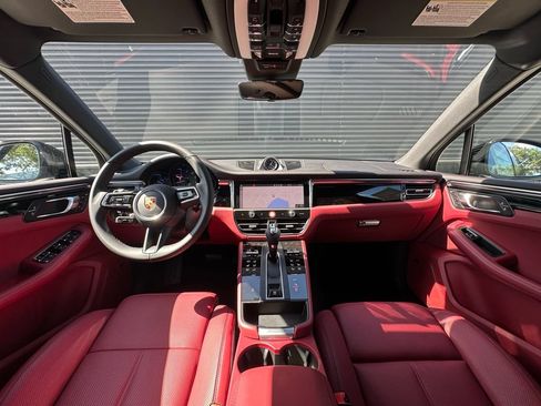 Used 2026 Porsche Macan AWD/4WD image 6