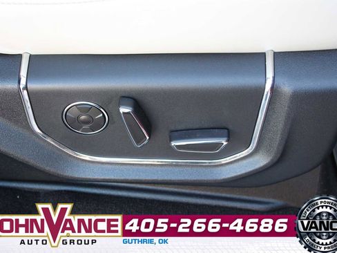 Used 2021 Ford Expedition Platinum AWD/4WD image 17
