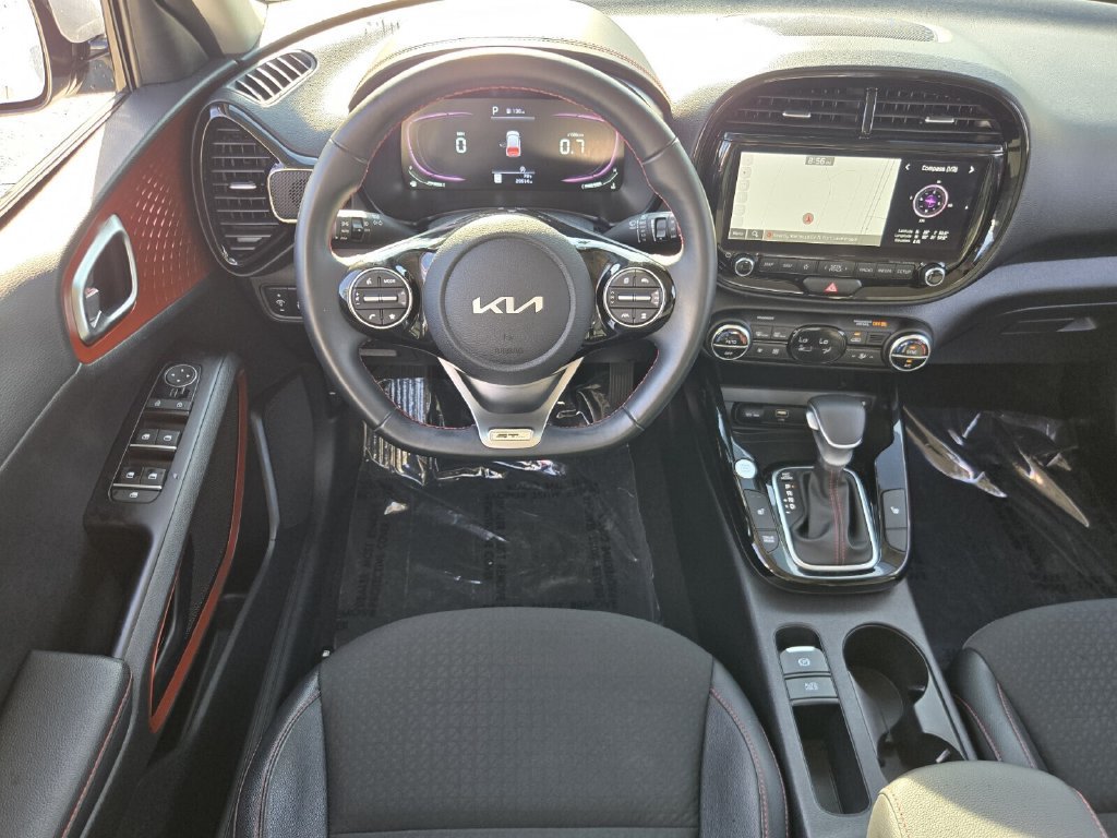 Used 2023 Kia Soul GT-Line w/ GT-Line Technology Package FWD image 12