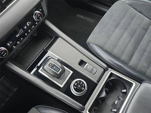 Used 2024 Mitsubishi Outlander SE image 26
