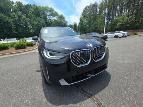 Used 2025 BMW X3 xDrive30i w/ Premium Package AWD/4WD image 3