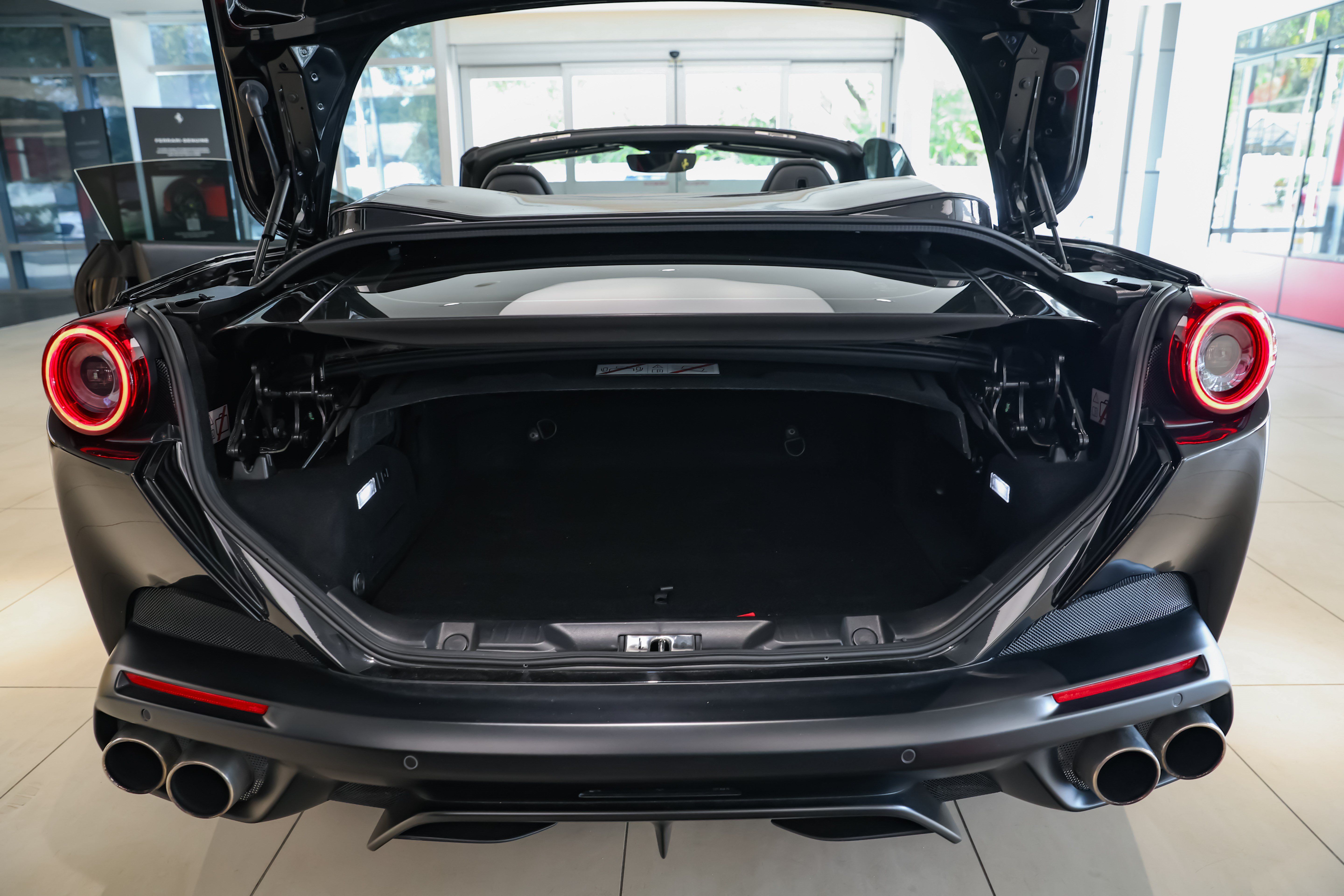 Used 2019 Ferrari Portofino RWD image 44