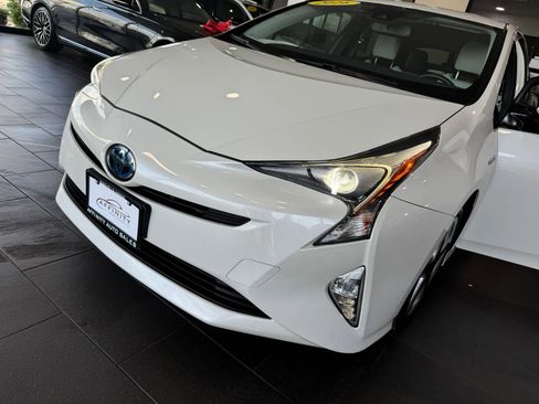 Used 2016 Toyota Prius Four Touring FWD image 28
