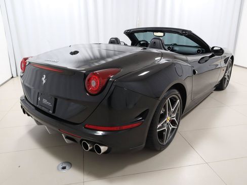 Used 2016 Ferrari California T RWD image 9
