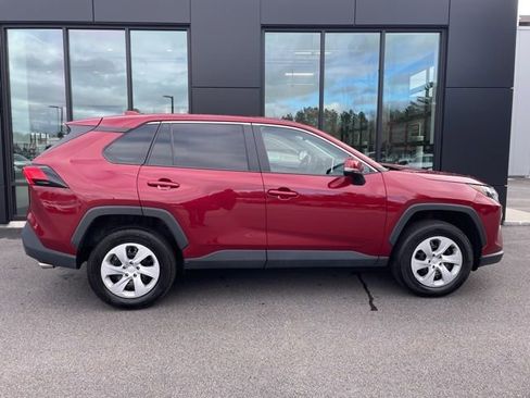 Used 2025 Toyota RAV4 LE image 5