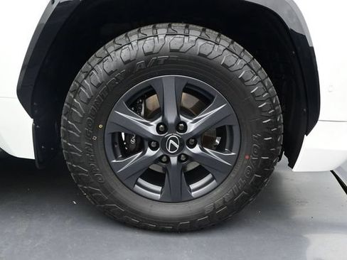 Used 2025 Lexus LX 700h Overtrail AWD/4WD image 18