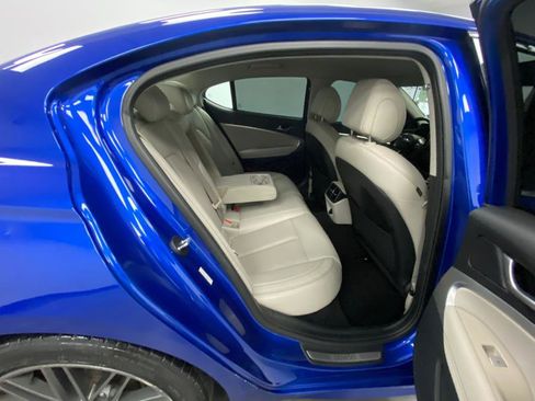 Used 2019 Genesis G70 2.0T Advanced image 36