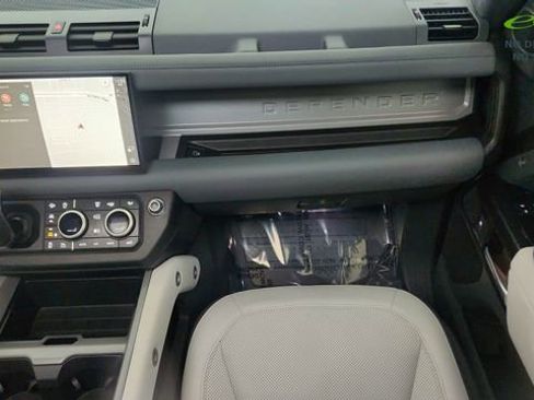 Used 2025 Land Rover Defender 110 X image 36