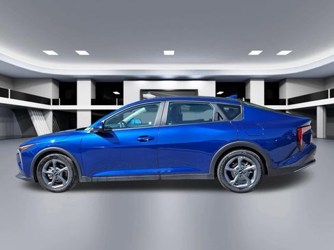 Certified 2025 Kia K4 LXS image 3