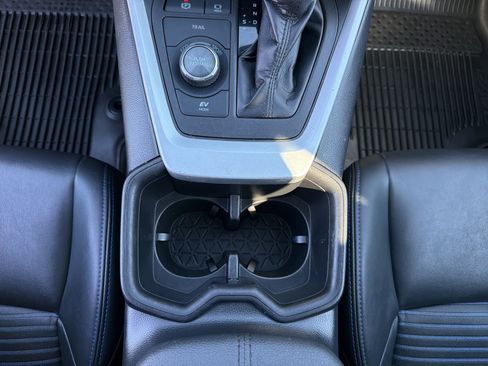 Used 2022 Toyota RAV4 XSE AWD/4WD image 27