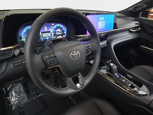 Used 2025 Toyota Crown Signia w/ Advanced Technology Package AWD/4WD image 19