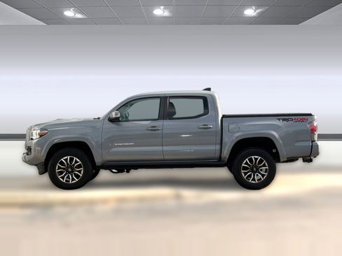 Used 2020 Toyota Tacoma TRD Sport AWD/4WD image 2