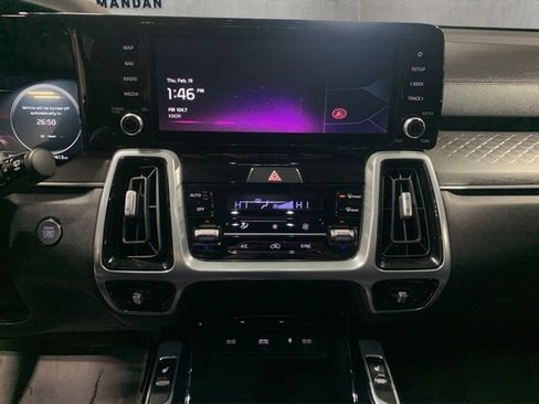 Used 2023 Kia Sorento SX image 13