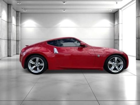 Used 2009 Nissan 370Z Touring RWD image 8