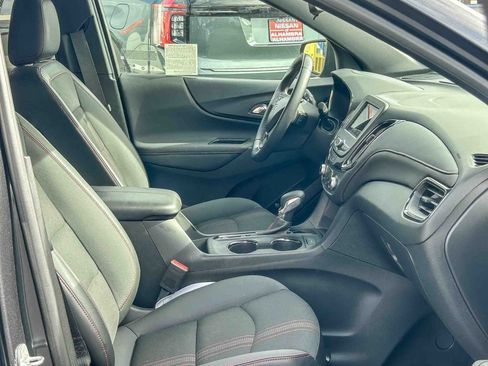 Used 2022 Chevrolet Equinox RS w/ LPO, Cargo Package FWD image 17