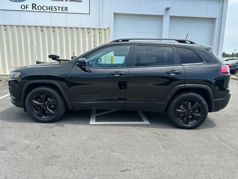 Used 2019 Jeep Cherokee Latitude Plus AWD/4WD image 2