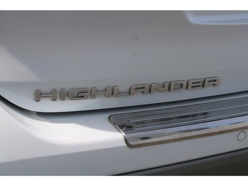 Used 2022 Toyota Highlander Platinum AWD/4WD image 38