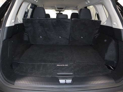 Certified 2022 Nissan Rogue SV image 14