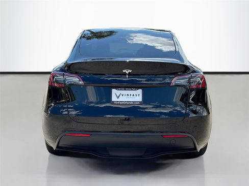 Used 2025 Tesla Model Y Long Range RWD image 6