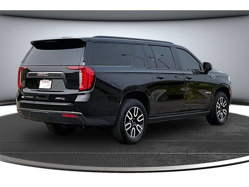 Used 2023 GMC Yukon XL AT4 w/ AT4 Premium Package AWD/4WD image 18