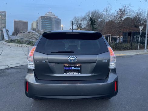 Used 2012 Toyota Prius V Three image 8