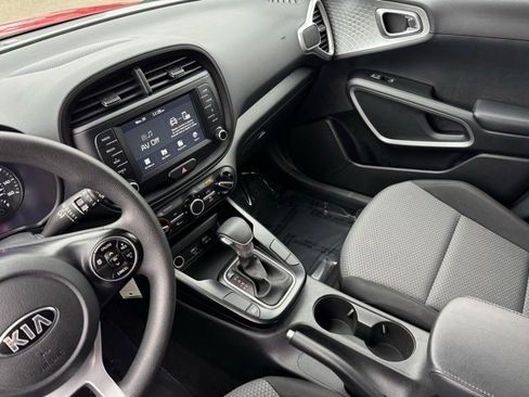 Used 2021 Kia Soul LX image 13