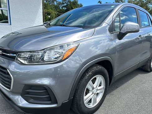Used 2020 Chevrolet Trax LS FWD image 2