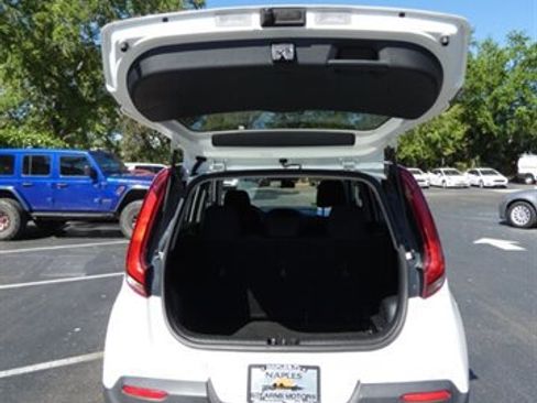 Used 2020 Kia Soul LX image 13