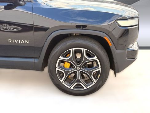 Used 2023 Rivian R1S Adventure image 11