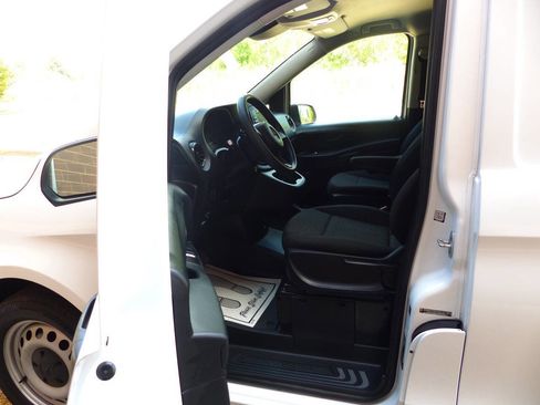 Used 2022 Mercedes-Benz Metris image 21