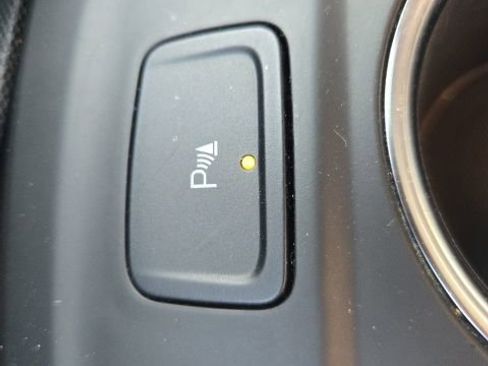 Used 2024 Chevrolet Equinox LT image 34