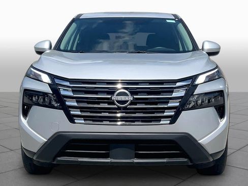 Used 2025 Nissan Rogue SV FWD image 4