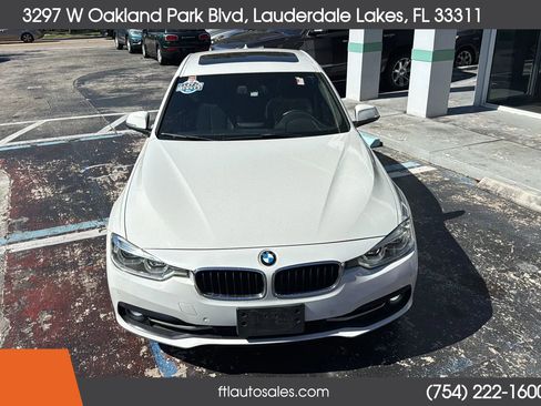 Used 2018 BMW 328d 328d Sedan 4D w/ Convenience Package image 4
