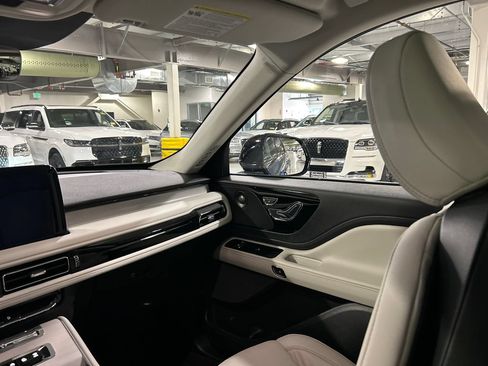 Used 2026 Lincoln Aviator Reserve w/ Illumination Package AWD/4WD image 27