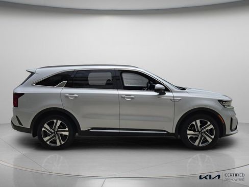 Certified 2023 Kia Sorento SX Prestige AWD/4WD image 4