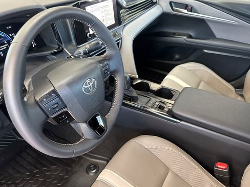 Certified 2025 Toyota Camry SE w/ Convenience Package FWD image 11