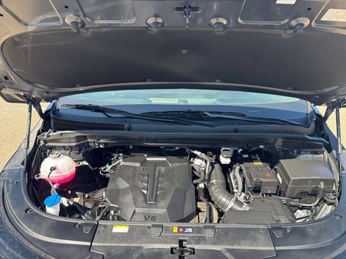 Used 2026 Kia Carnival FWD image 35
