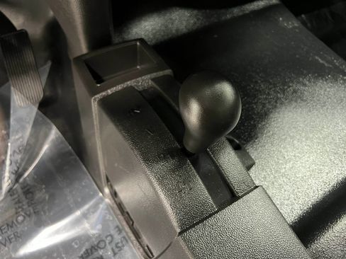 Used 2018 Chevrolet Silverado 2500 W/T image 29